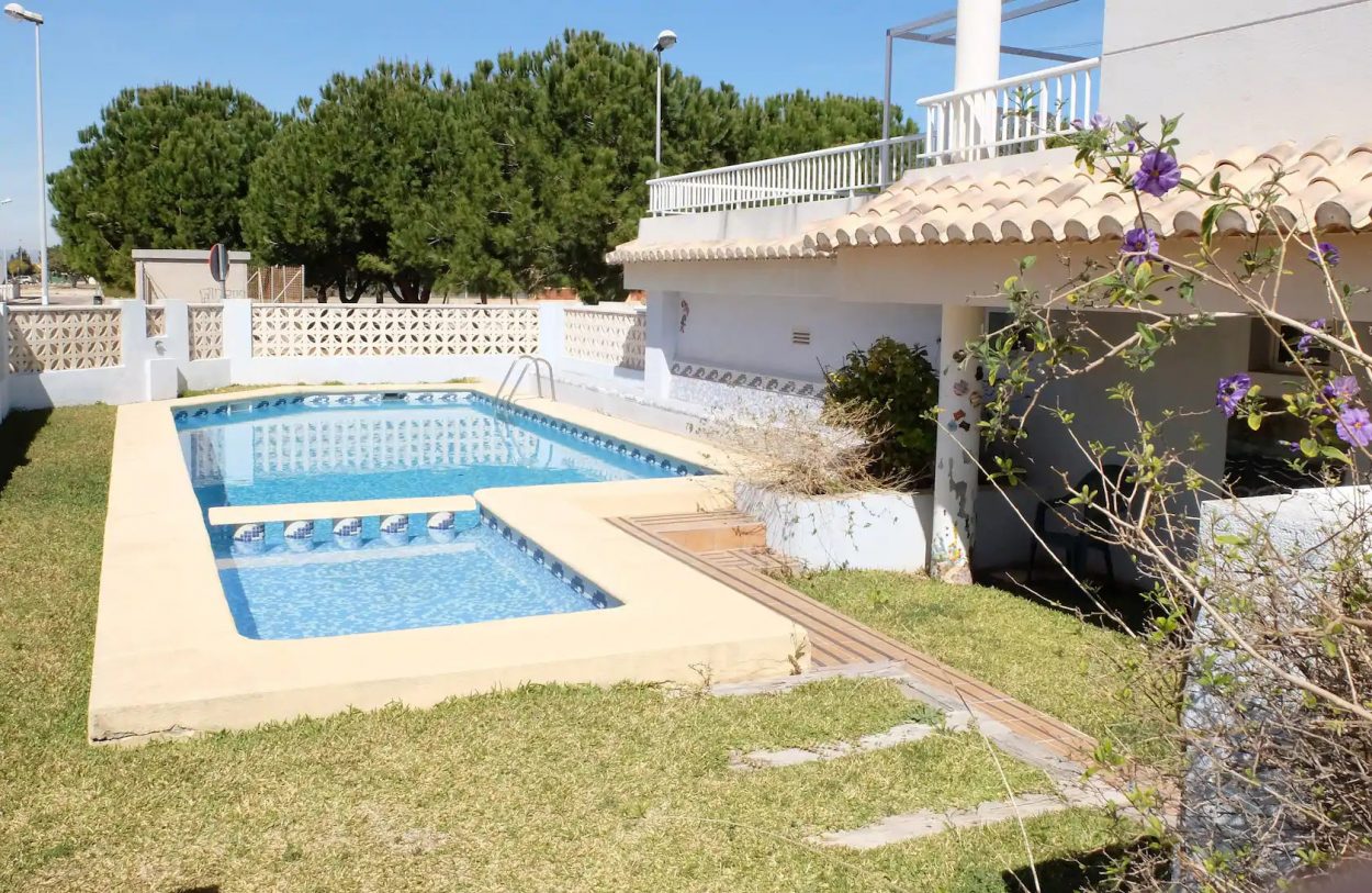 Alquiler turistico por semanas en playa oliva, Valencia. Con piscina para familias y parejas